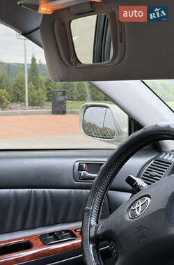 Седан Toyota Camry 2004 в  фото 37 Седан Toyota Camry 2004 в