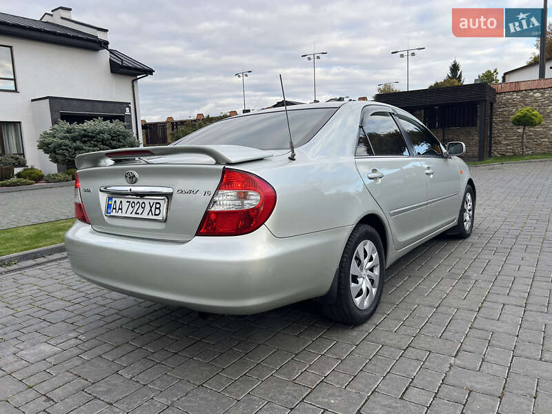 Седан Toyota Camry 2003 в Ровно