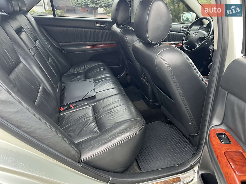 Седан Toyota Camry 2003 в Ровно