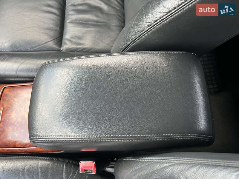 Седан Toyota Camry 2003 в Ровно