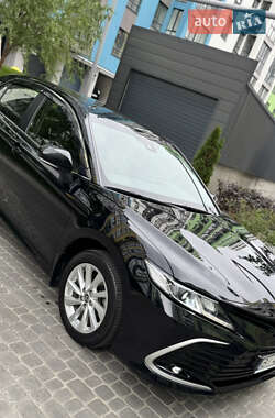 Седан Toyota Camry 2021 в 