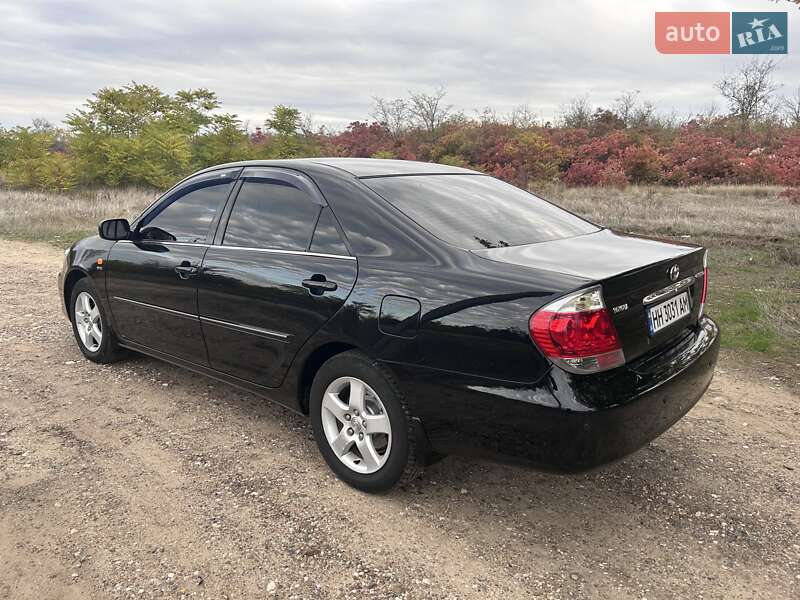 Седан Toyota Camry 2006 в Рені