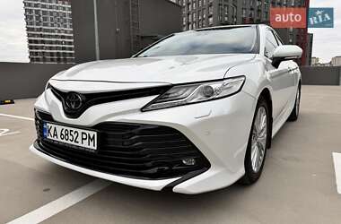 Седан Toyota Camry 2018 в 