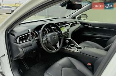 Седан Toyota Camry 2018 в 