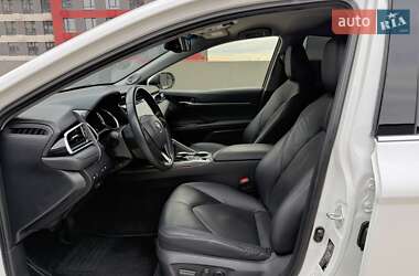 Седан Toyota Camry 2018 в 