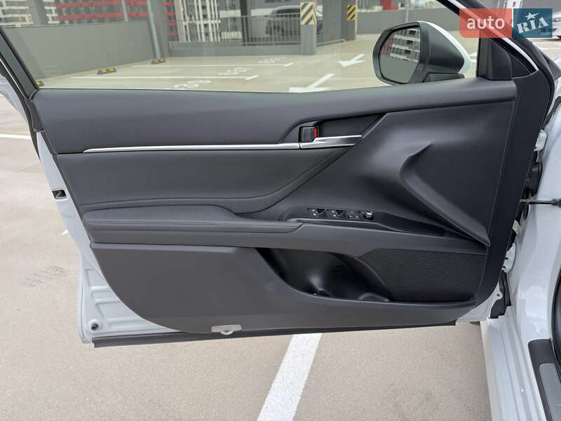 Седан Toyota Camry 2018 в Києві