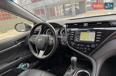 Седан Toyota Camry 2018 в 