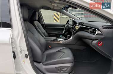 Седан Toyota Camry 2018 в 