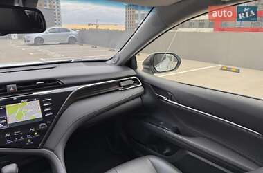 Седан Toyota Camry 2018 в 