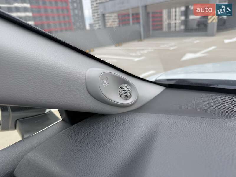 Седан Toyota Camry 2018 в Києві