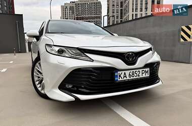 Седан Toyota Camry 2018 в 