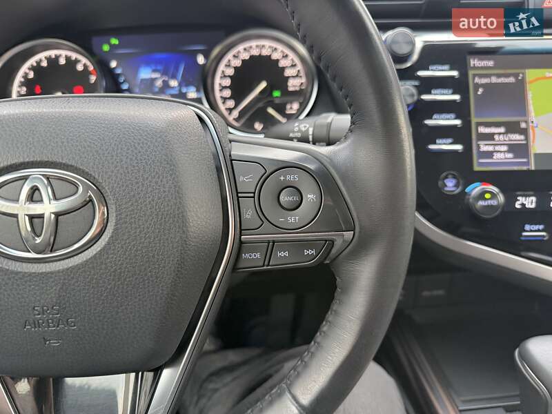 Седан Toyota Camry 2018 в Києві