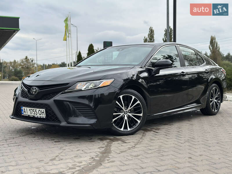 Toyota Camry 2019