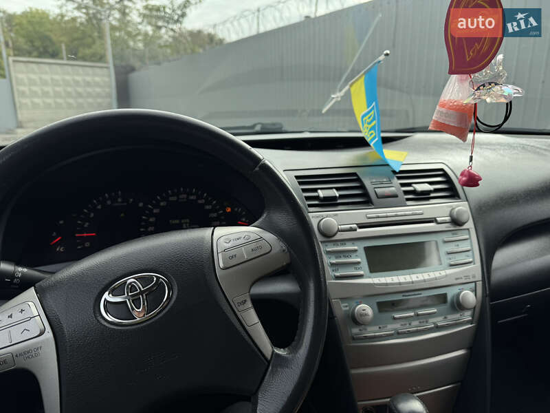 Седан Toyota Camry 2008 в Дніпрі