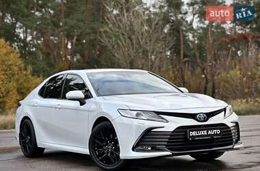 Седан Toyota Camry 2021 в 