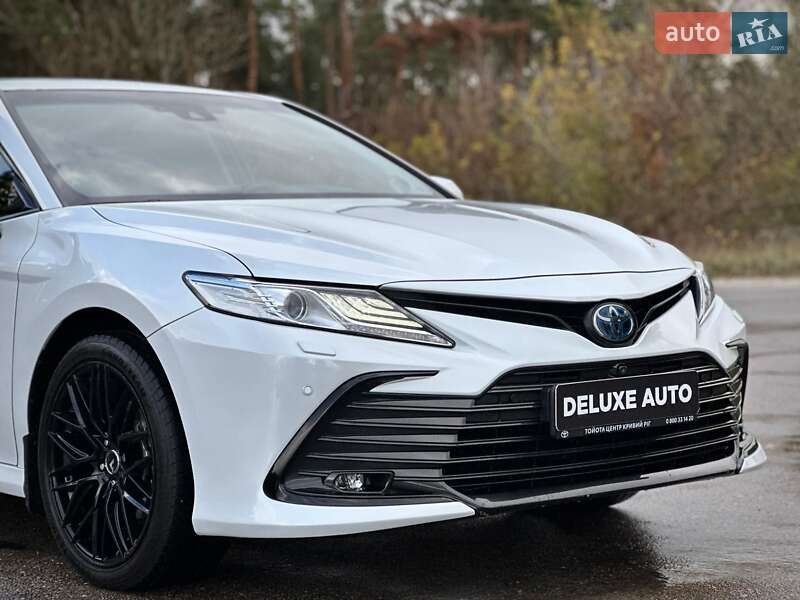 Седан Toyota Camry 2021 в Киеве