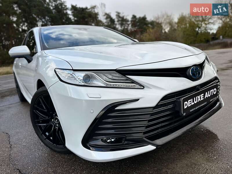 Седан Toyota Camry 2021 в Киеве