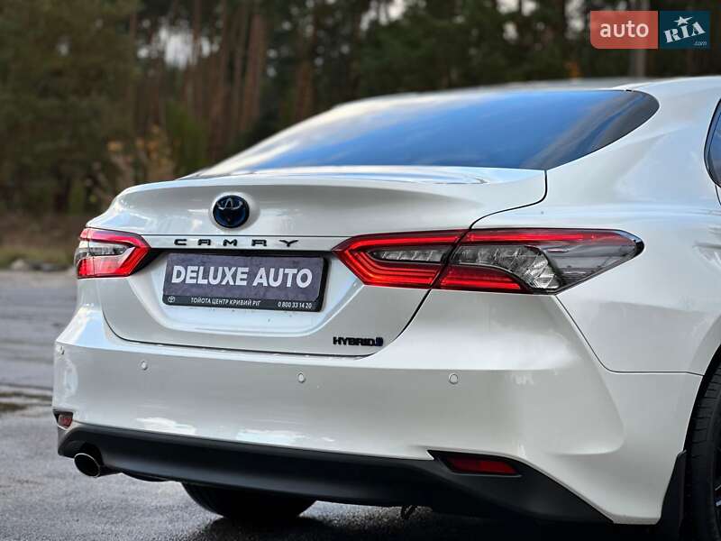 Седан Toyota Camry 2021 в Киеве