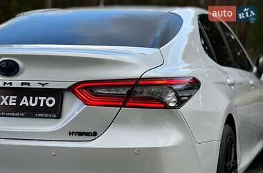 Седан Toyota Camry 2021 в 