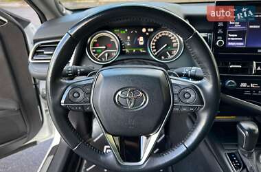 Седан Toyota Camry 2021 в 