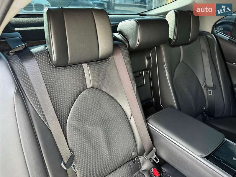 Седан Toyota Camry 2021 в Киеве