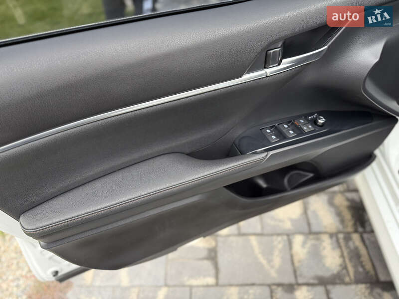 Седан Toyota Camry 2020 в Дніпрі фото 6 Седан Toyota Camry 2020 в Дніпрі