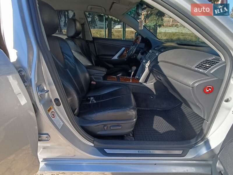 Седан Toyota Camry 2008 в Кропивницком