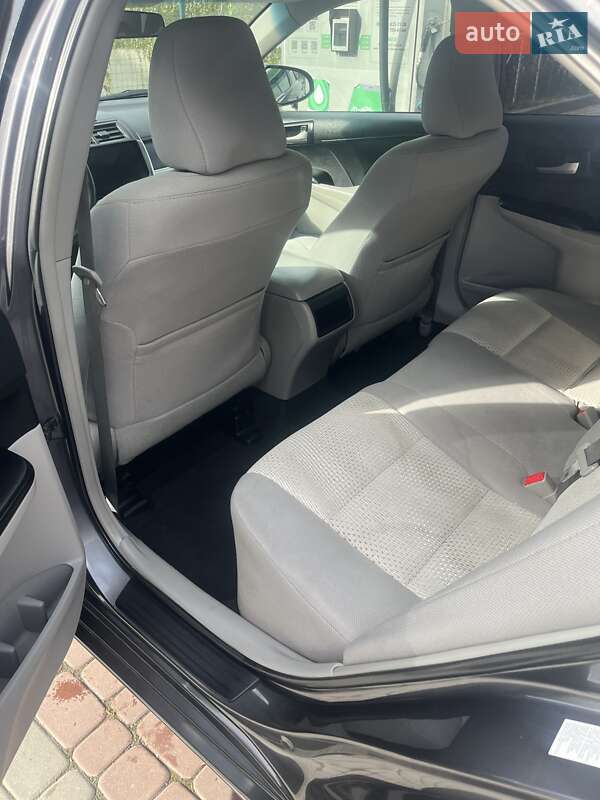 Седан Toyota Camry 2014 в Ивано-Франковске