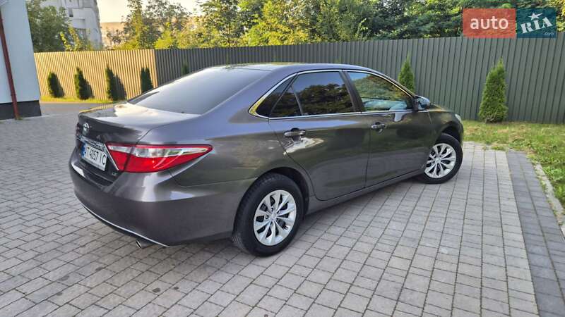 Седан Toyota Camry 2016 в Львові