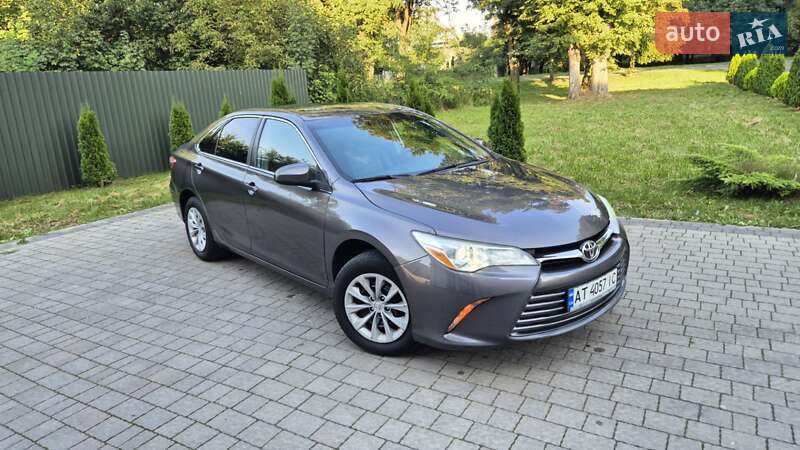 Седан Toyota Camry 2016 в Львові