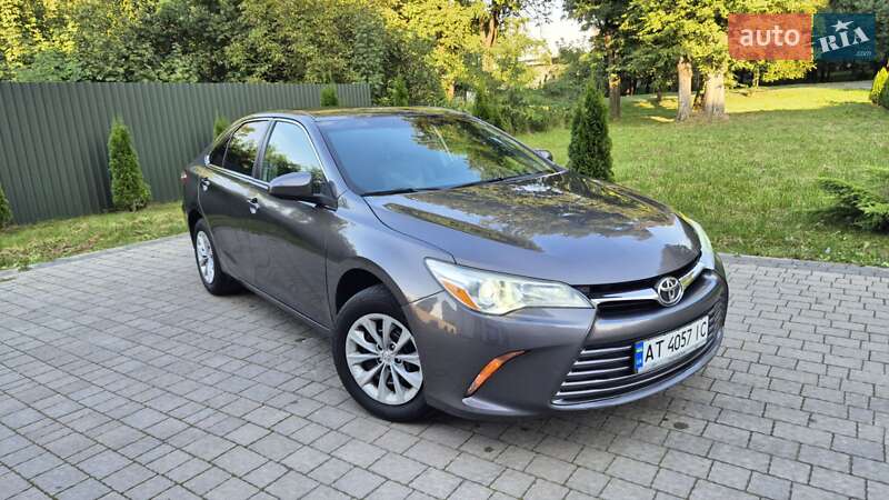 Седан Toyota Camry 2016 в Львові