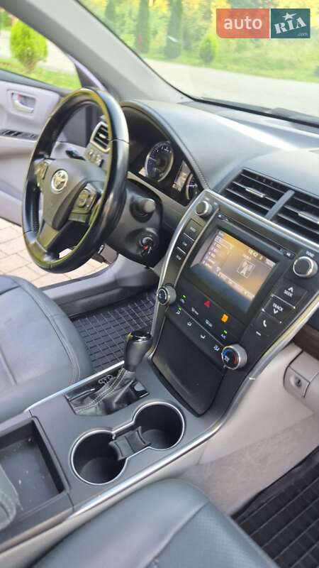 Седан Toyota Camry 2016 в Львові