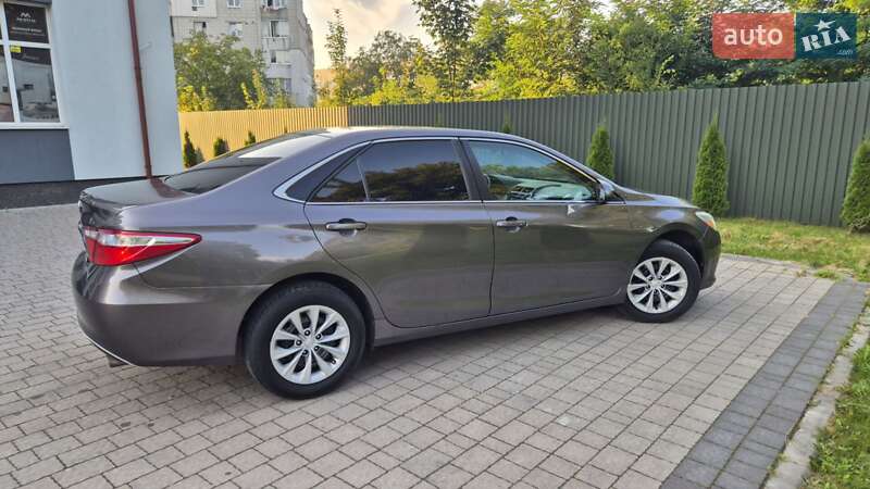 Седан Toyota Camry 2016 в Львові