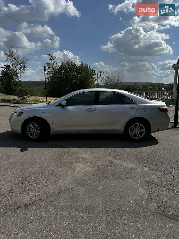 Седан Toyota Camry 2008 в Кривому Розі