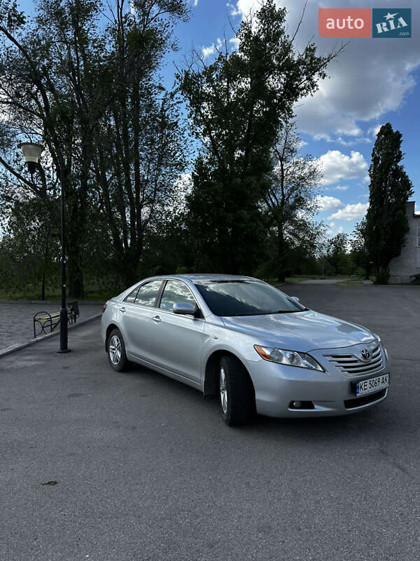 Седан Toyota Camry 2008 в Кривому Розі
