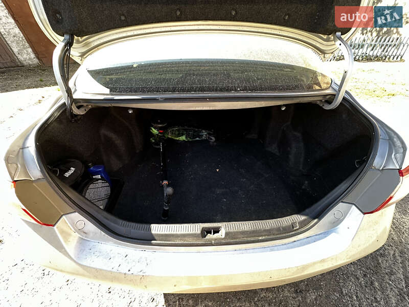 Седан Toyota Camry 2008 в Кривому Розі