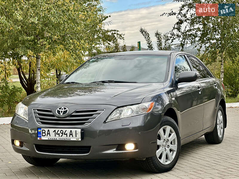 Седан Toyota Camry 2007 в Кропивницком