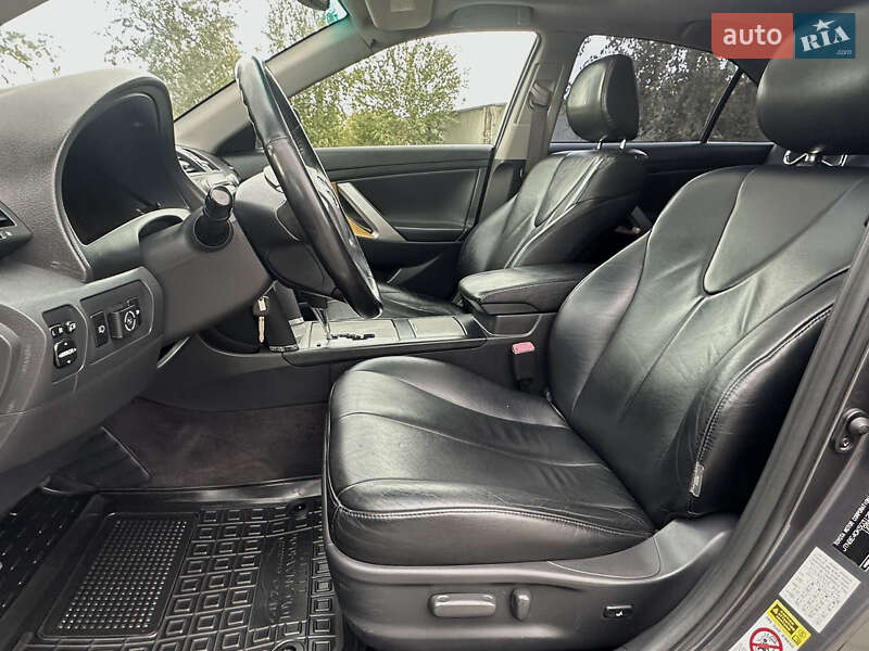 Седан Toyota Camry 2007 в Кропивницком