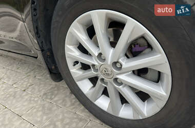 Седан Toyota Camry 2015 в 