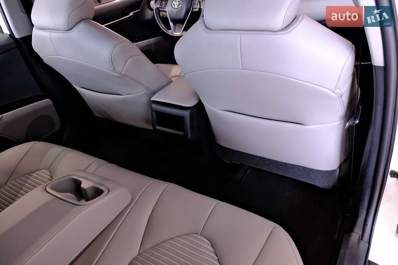 Седан Toyota Camry 2019 в Одессе фото 41 Седан Toyota Camry 2019 в Одессе