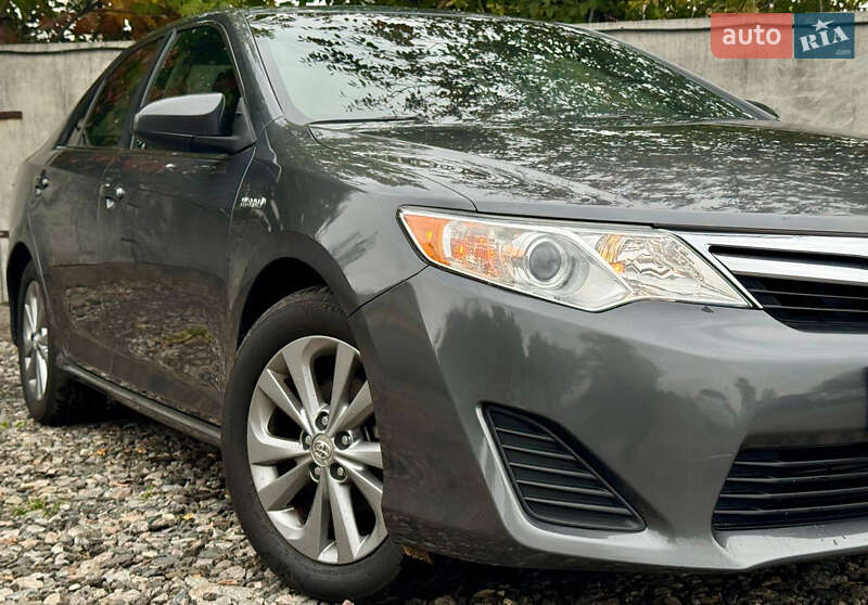 Седан Toyota Camry 2012 в Киеве
