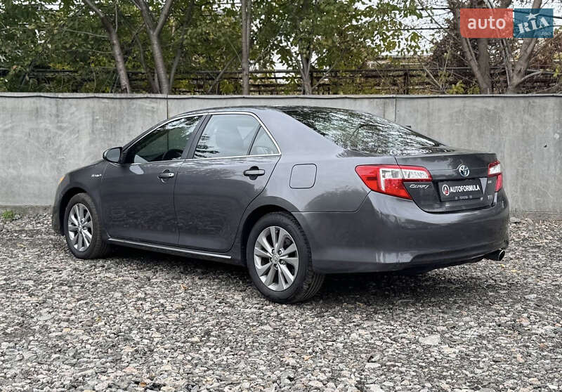 Седан Toyota Camry 2012 в Киеве