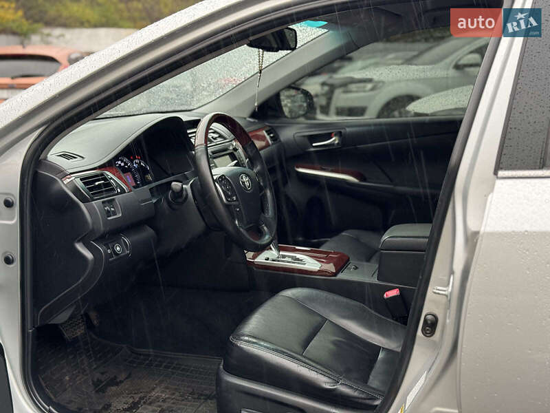 Седан Toyota Camry 2012 в Киеве фото 18 Седан Toyota Camry 2012 в Киеве
