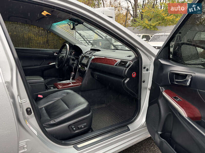 Седан Toyota Camry 2012 в Киеве фото 48 Седан Toyota Camry 2012 в Киеве