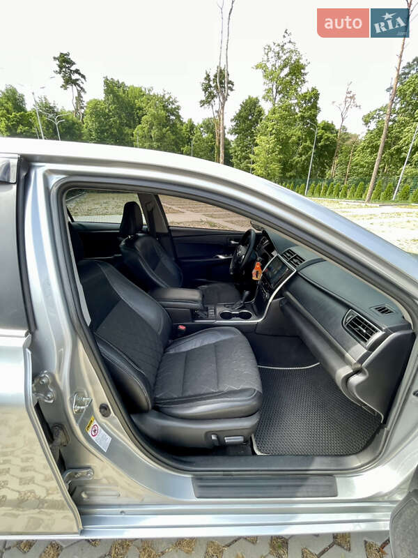 Седан Toyota Camry 2015 в Харькове