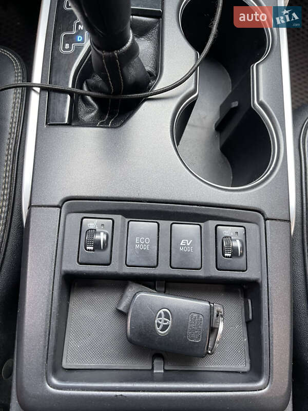 Седан Toyota Camry 2015 в Харькове