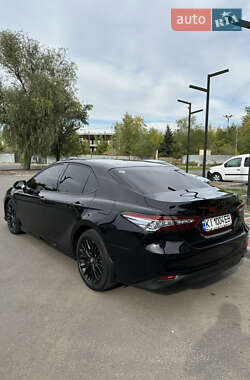 Седан Toyota Camry 2017 в 