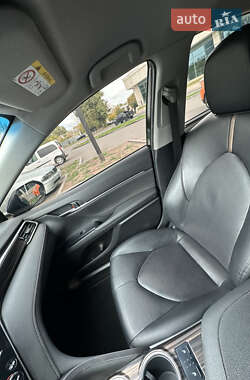 Седан Toyota Camry 2017 в 