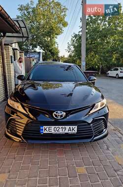 Седан Toyota Camry 2024 в Дніпрі