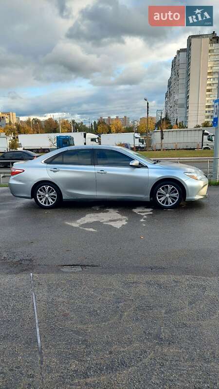 Седан Toyota Camry 2015 в Києві